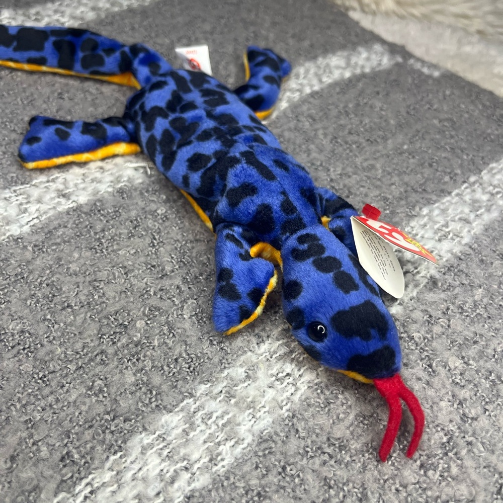 Ty Blue and Black Lizard Plush with Yellow Accents - Picture 2 of 8